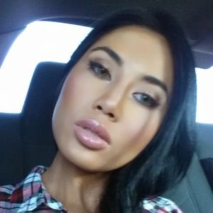 Meet your Posher, Yen